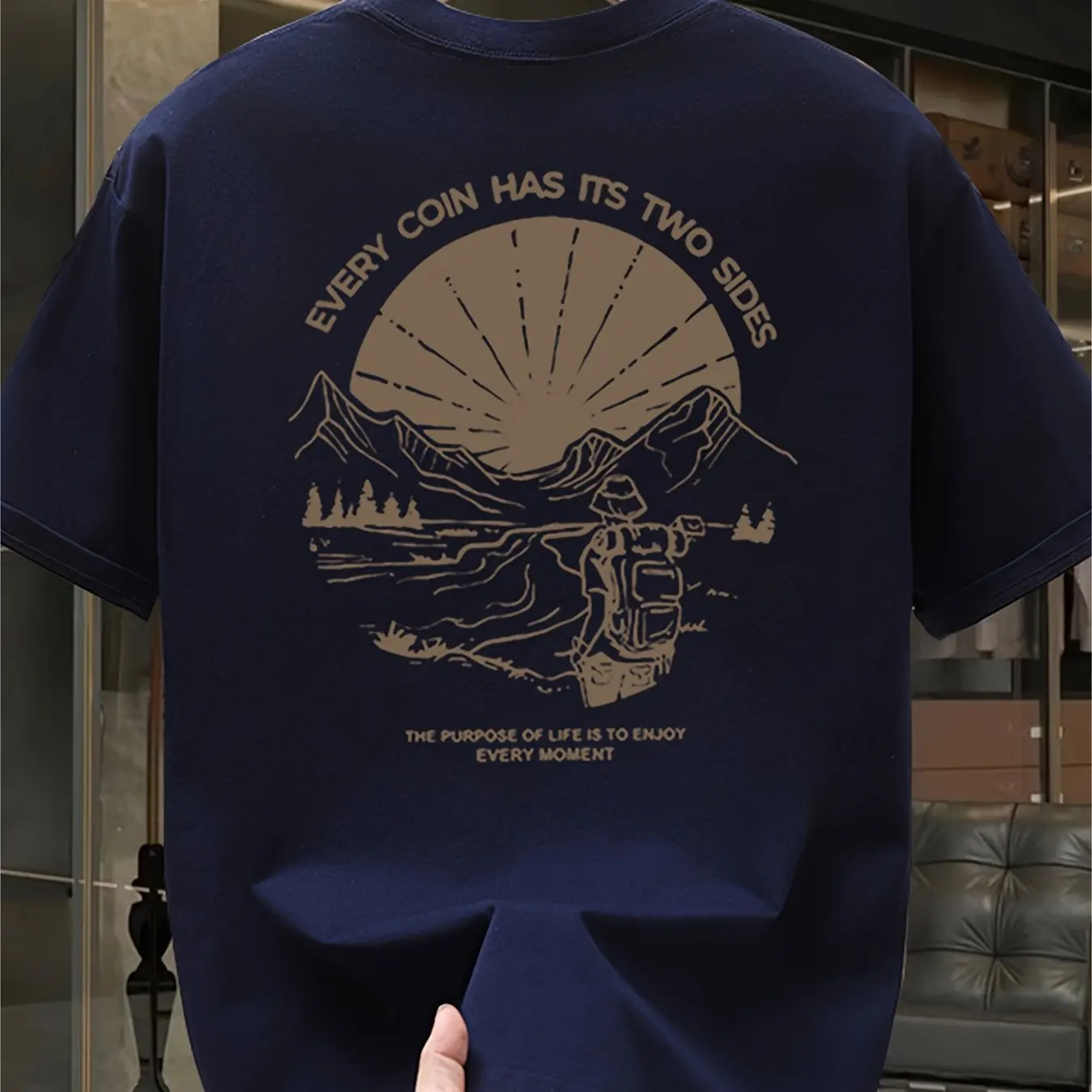 Outdoor Adventure Quotes Short - T-Shirt Vintage con Grafica di Escursionismo