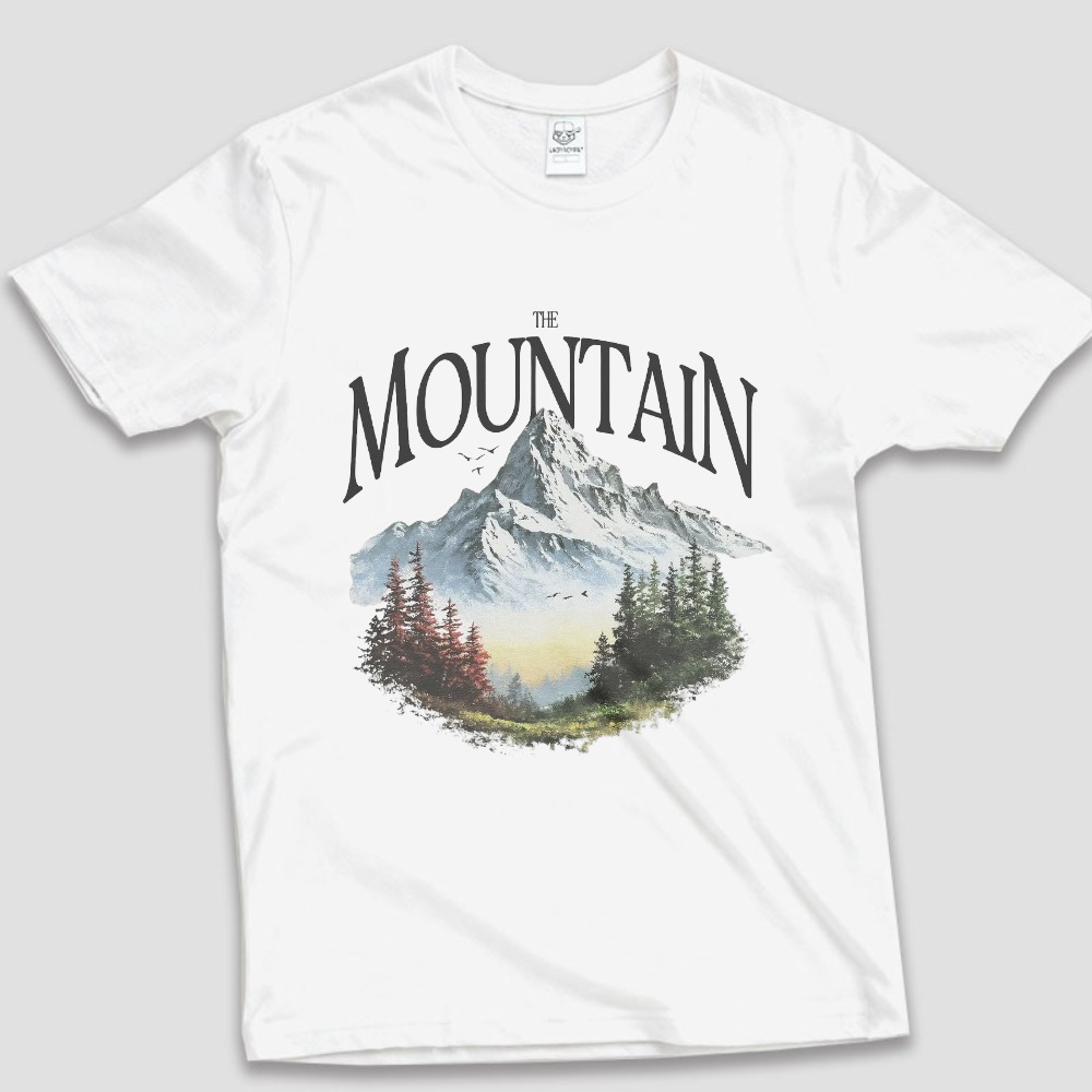 Maglietta con grafica The Moun - Outdoor Adventure Enthusiast recensione e prezzo