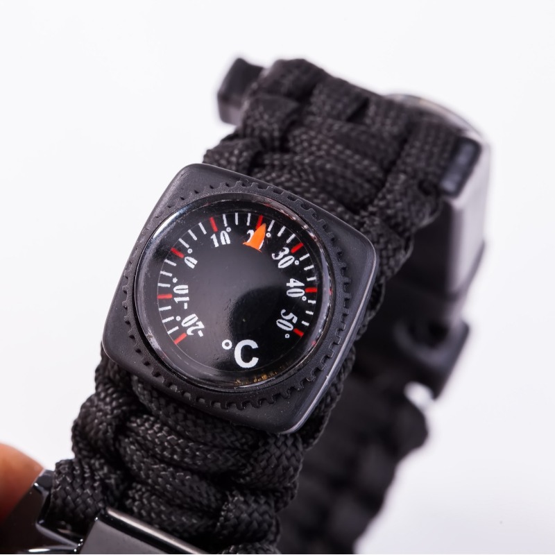 Bracciale multifunzionale per  - Outdoor Adventure Watches recensione e prezzo