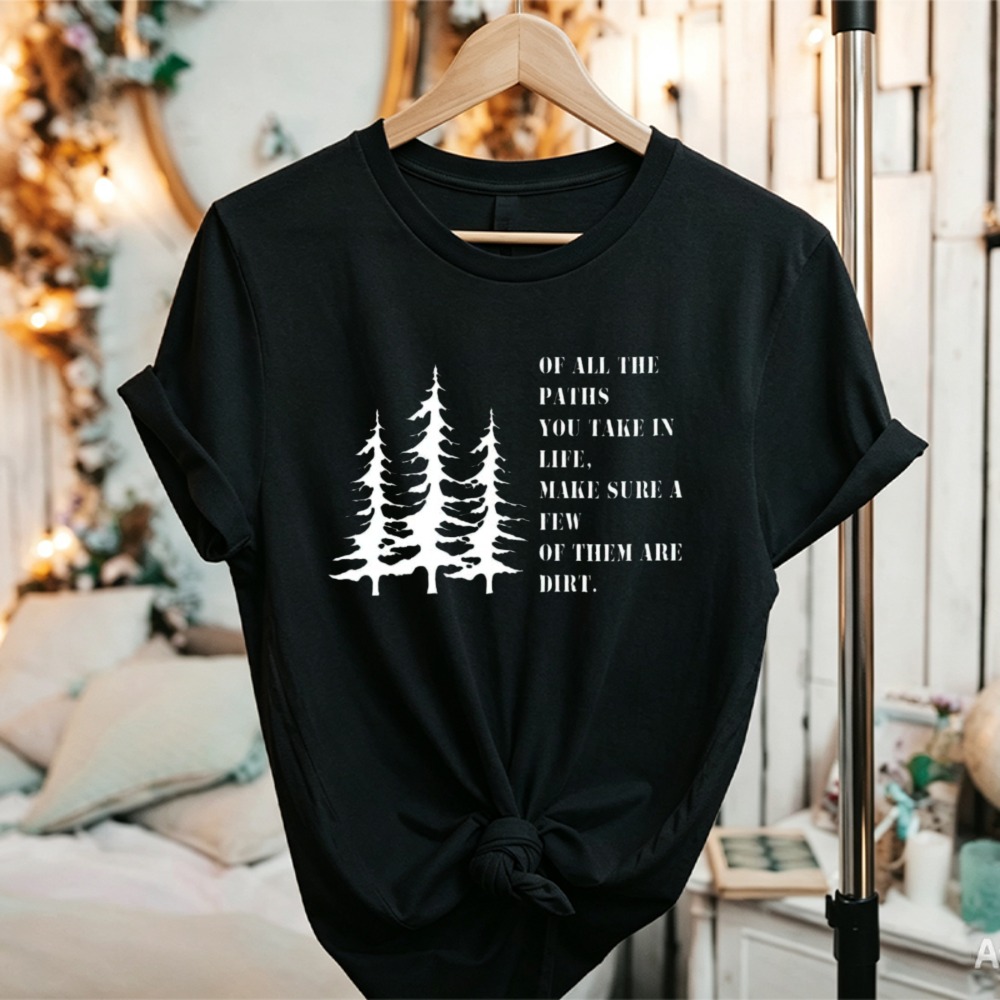 T-shirt con Grafica 'Pino e Ci - Outdoor Adventure Quotes Short recensione e prezzo