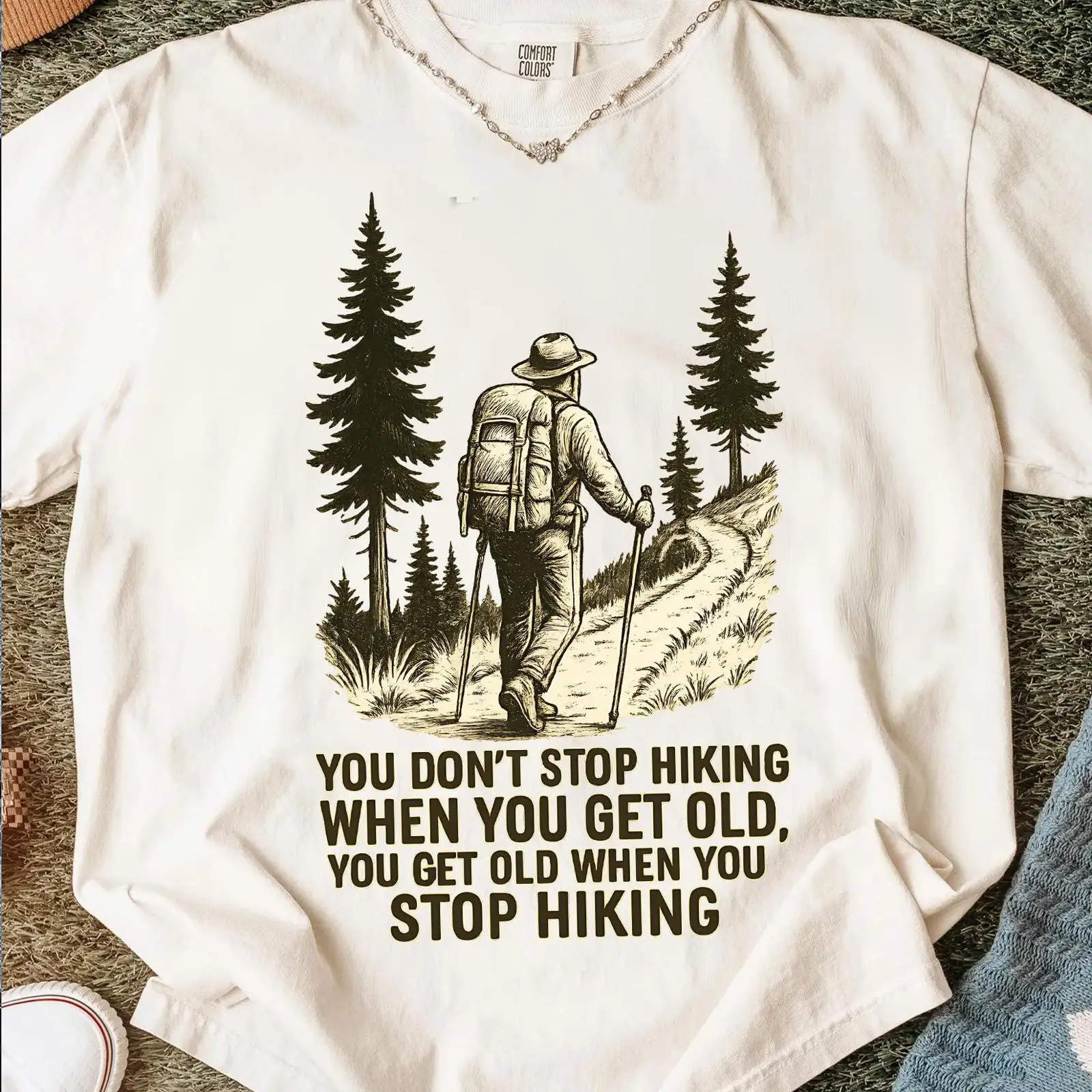 Non ti fermi dal campeggio qua - Outdoor Adventure Quotes Short recensione e prezzo
